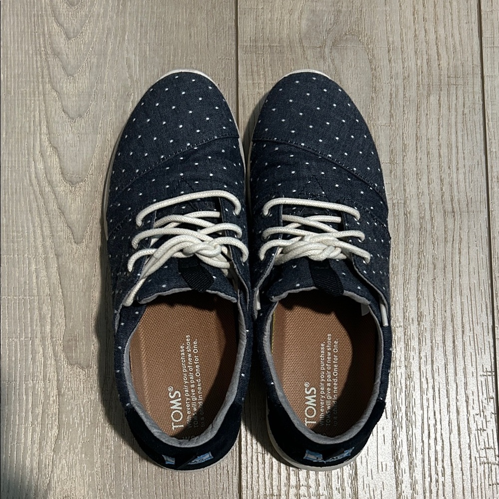 TOMS Women's Dark Blue Polka Dot Sneakers